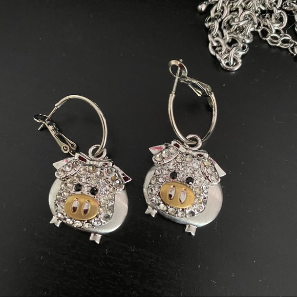 Silver coated necklace and earrings - Picture 2 of 5